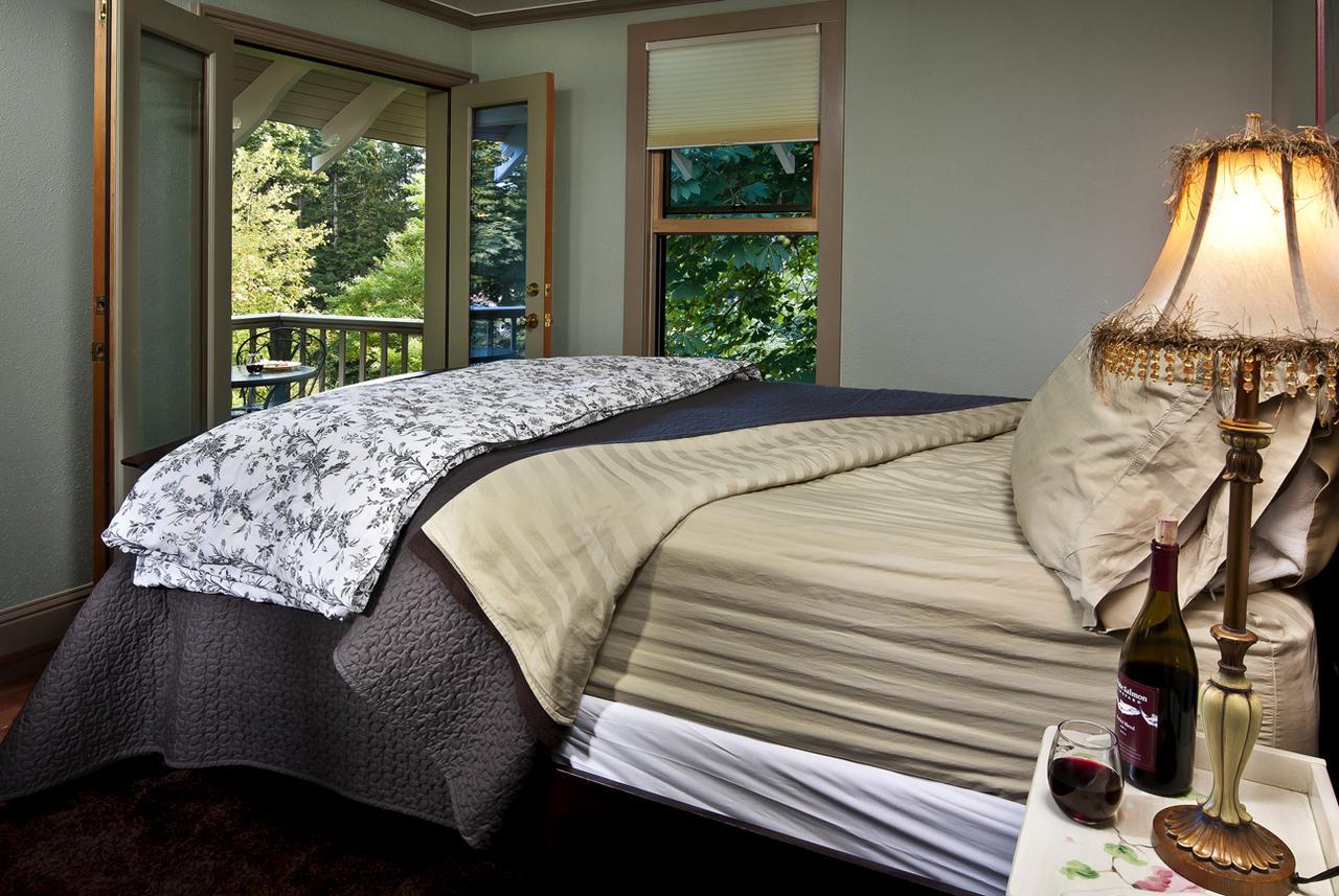 Old Parkdale Inn Bed And Breakfastフッド・リバー エクステリア 写真